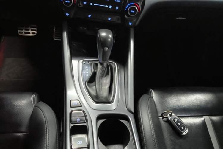 Used Hyundai Lafesta 2019 280TGDi Smart Speed Version China VI Standard Gear Lever