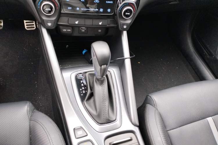 Used Hyundai Lafesta 2019 280TGDi Smart Edition China VI Standard Gear Lever