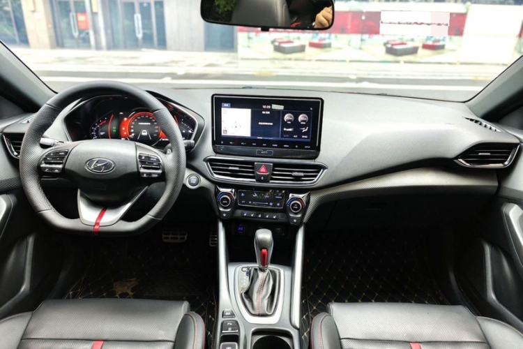 Used Hyundai Lafesta 2019 280TGDi Prestige Edition China VI Standard Interior 9