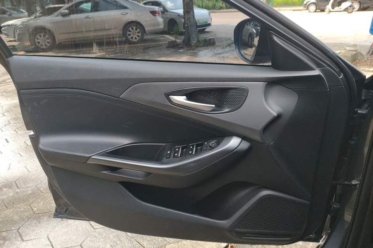 Used Hyundai Lafesta 2019 280TGDi Smart Speed Version China VI Standard Left Front Door Interior