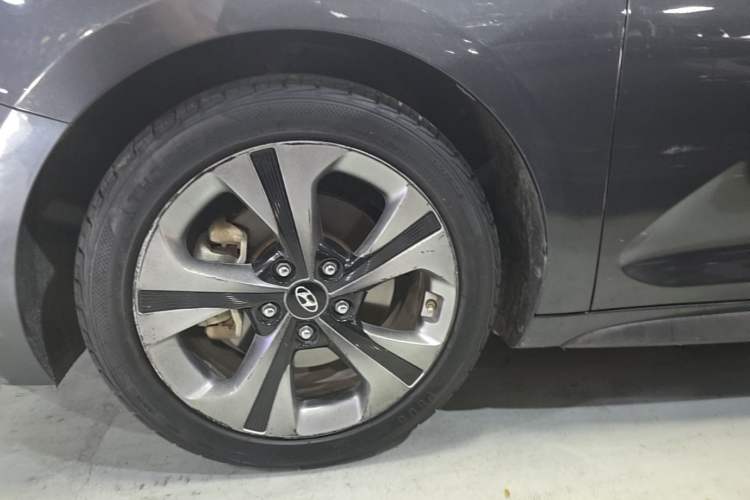 Used Hyundai Lafesta 2019 280TGDi Smart Speed Version China VI Standard Left Front Wheel Hub