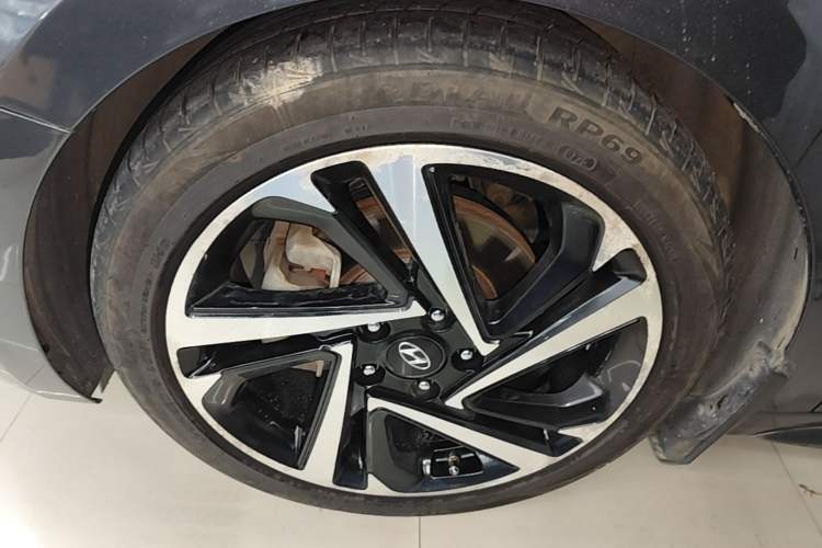 Used Hyundai Lafesta 2019 280TGDi Prestige Edition China VI Standard Left Front Wheel Hub