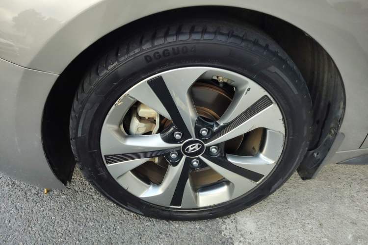 Used Hyundai Lafesta 2019 280TGDi Smart Speed Version China V Standard Left Front Wheel Hub