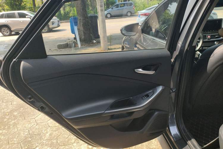 Used Hyundai Lafesta 2019 280TGDi Smart Speed Version China VI Standard Left Rear Door Interior