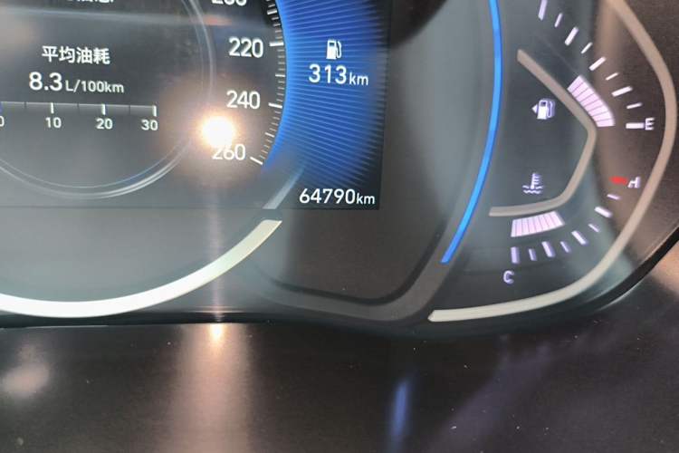 Used Hyundai Lafesta 2019 280TGDi Smart Speed Version China VI Standard Odometer Close Up