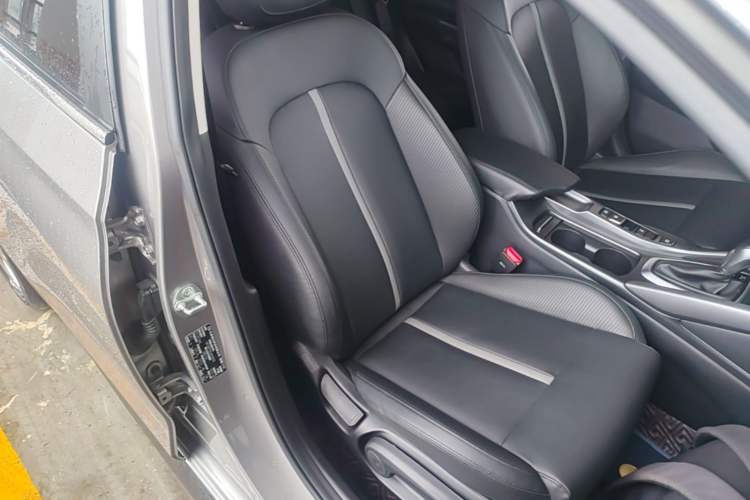 Used Hyundai Lafesta 2019 280TGDi Smart Speed Version China VI Standard Right Front Seat