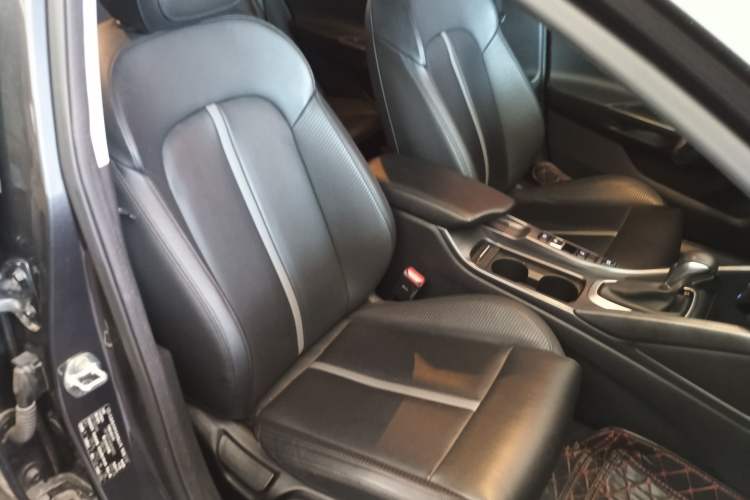Used Hyundai Lafesta 2019 280TGDi Smart Speed Version China VI Standard Right Front Seat