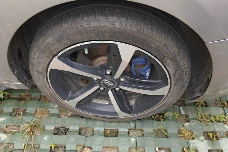 Used Hyundai Lafesta 2019 280TGDi Smart Speed Version China VI Standard Right Front Wheel Hub