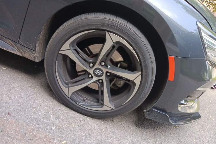 Used Hyundai Lafesta 2019 280TGDi Smart Speed Version China V Standard Right Front Wheel Hub