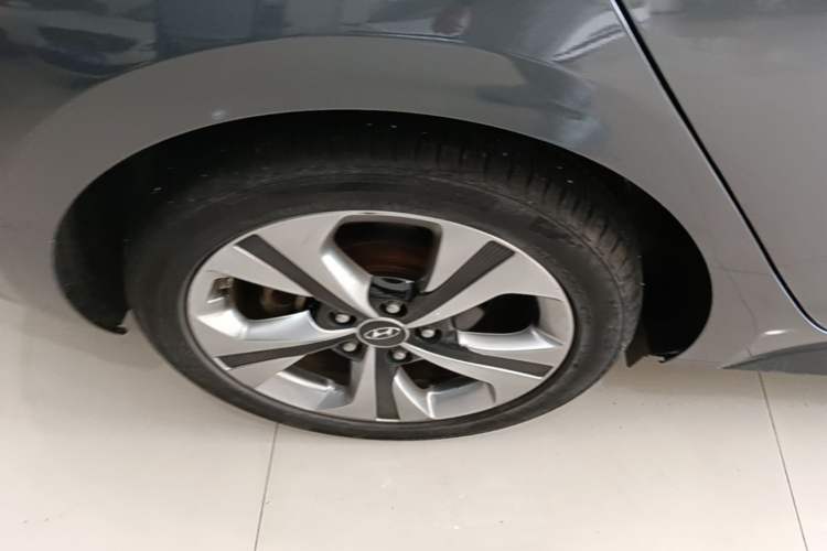 Used Hyundai Lafesta 2019 280TGDi Smart Speed Version China VI Standard Right Rear Wheel Hub