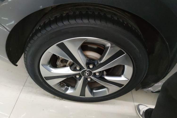 Used Hyundai Lafesta 2019 280TGDi Smart Speed Version China VI Standard Right Rear Wheel Hub