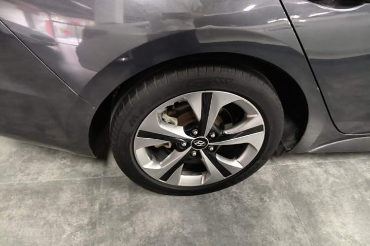 Used Hyundai Lafesta 2019 280TGDi Smart Speed Version China VI Standard Right Rear Wheel Hub