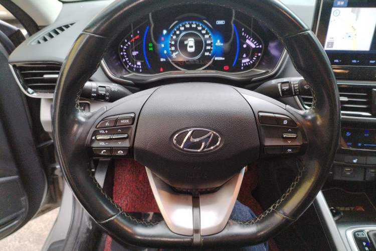 Used Hyundai Lafesta 2019 280TGDi Smart Speed Version China VI Standard Steering Wheel