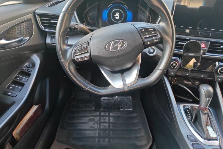 Used Hyundai Lafesta 2019 280TGDi Smart Speed Version China VI Standard Steering Wheel