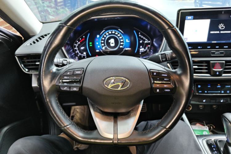 Used Hyundai Lafesta 2019 280TGDi Smart Speed Version China VI Standard Steering Wheel
