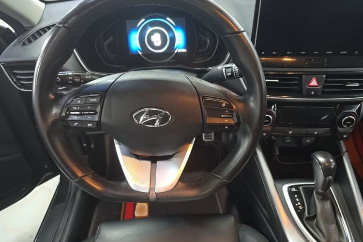 Used Hyundai Lafesta 2019 280TGDi Smart Speed Version China VI Standard Steering Wheel