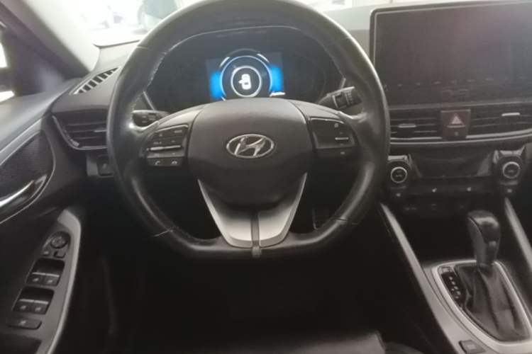 Used Hyundai Lafesta 2019 280TGDi Smart Speed Version China VI Standard Steering Wheel
