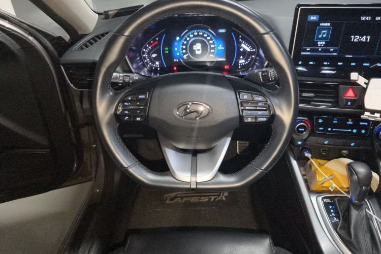 Used Hyundai Lafesta 2019 280TGDi Smart Speed Version China VI Standard Steering Wheel