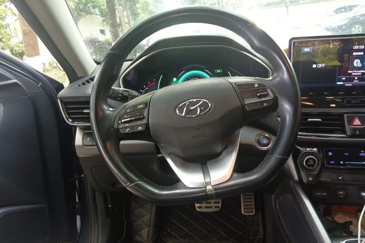 Used Hyundai Lafesta 2019 280TGDi Smart Speed Version China VI Standard Steering Wheel