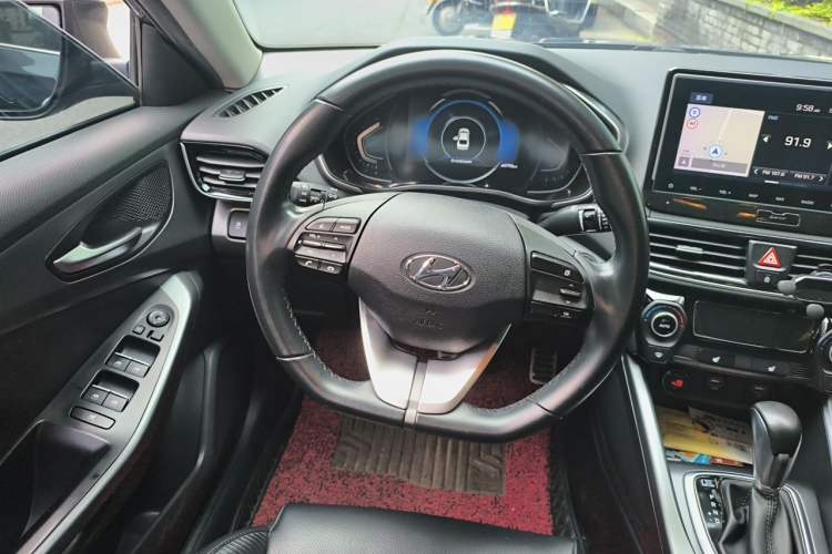 Used Hyundai Lafesta 2019 280TGDi Smart Speed Version China VI Standard Steering Wheel