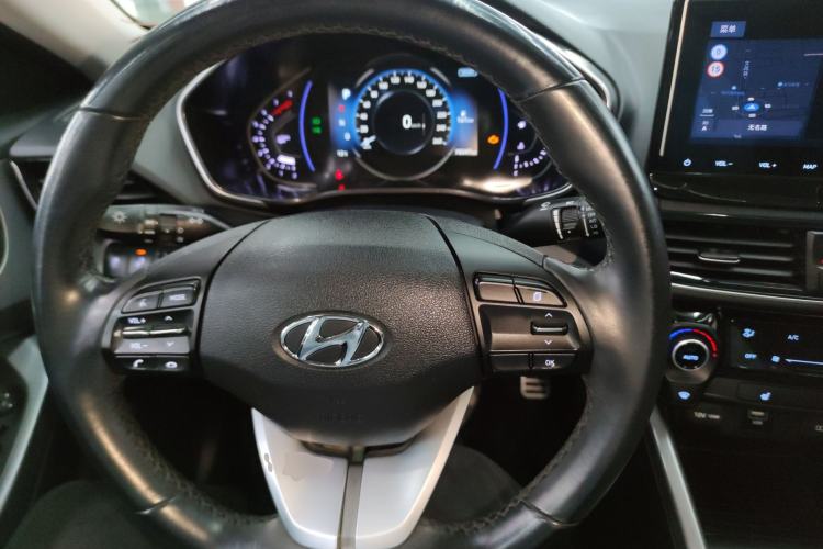 Used Hyundai Lafesta 2019 280TGDi Smart Speed Version China VI Standard Steering Wheel