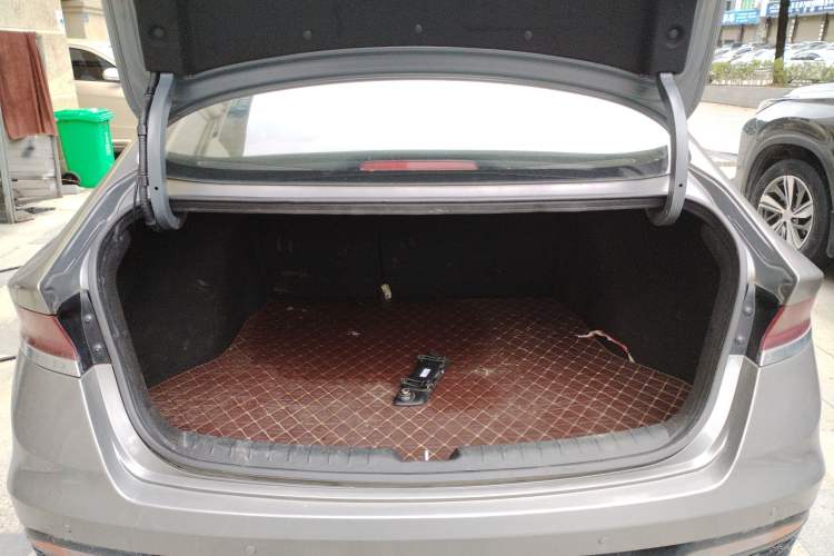 Used Hyundai Lafesta 2019 280TGDi Smart Speed Version China VI Standard Trunk