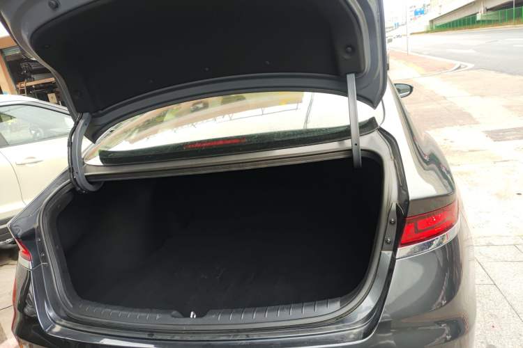 Used Hyundai Lafesta 2019 240TGDi Sport Edition China VI Trunk