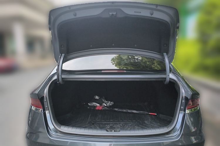 Used Hyundai Lafesta 2019 280TGDi Smart Speed Version China VI Standard Trunk