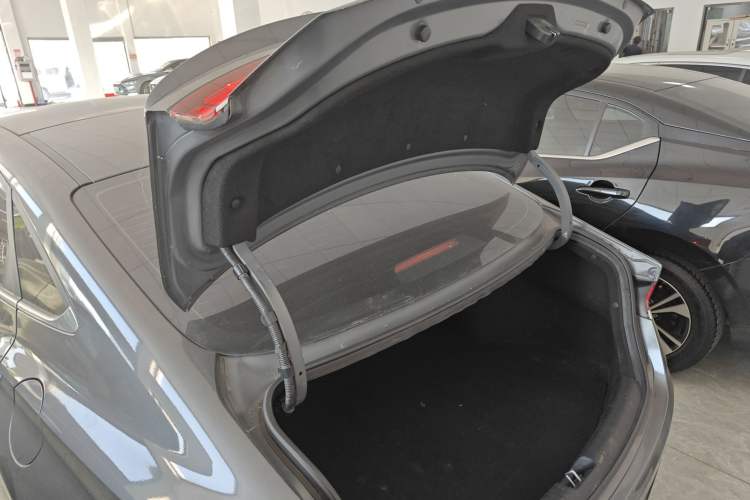 Used Hyundai Lafesta 2019 280TGDi Sport Edition China VI Trunk
