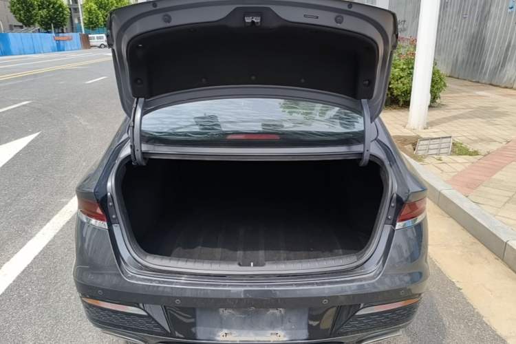 Used Hyundai Lafesta 2019 280TGDi Sport Edition China VI Trunk
