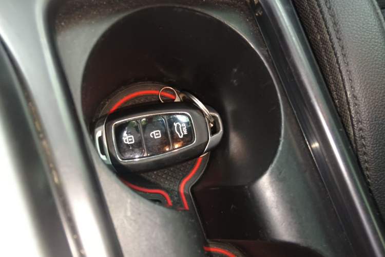 Used Hyundai Lafesta 2019 280TGDi Smart Speed Version China VI Standard Vehicle Key