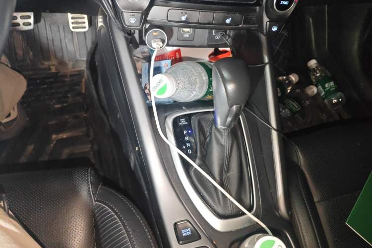 Used Hyundai Lafesta 2019 280TGDi Smart Speed Version China VI Standard Gear Lever