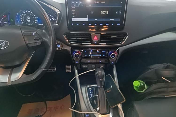 Used Hyundai Lafesta 2019 280TGDi Smart Speed Version China V Standard Audio And AC Panel