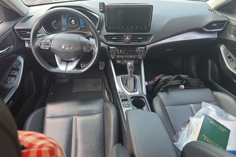 Used Hyundai Lafesta 2019 280TGDi Smart Speed Version China V Standard Center Console