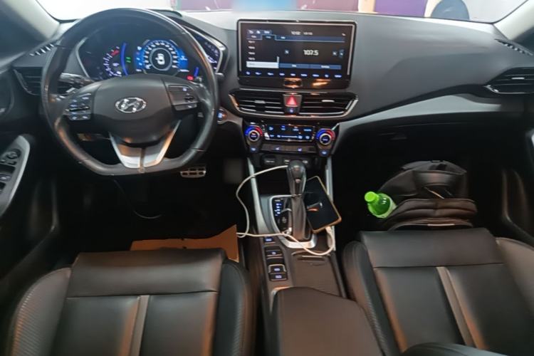 Used Hyundai Lafesta 2019 280TGDi Smart Speed Version China V Standard Center Console