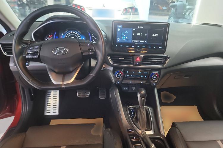 Used Hyundai Lafesta 2019 280TGDi Smart Speed Version China V Standard Center Console