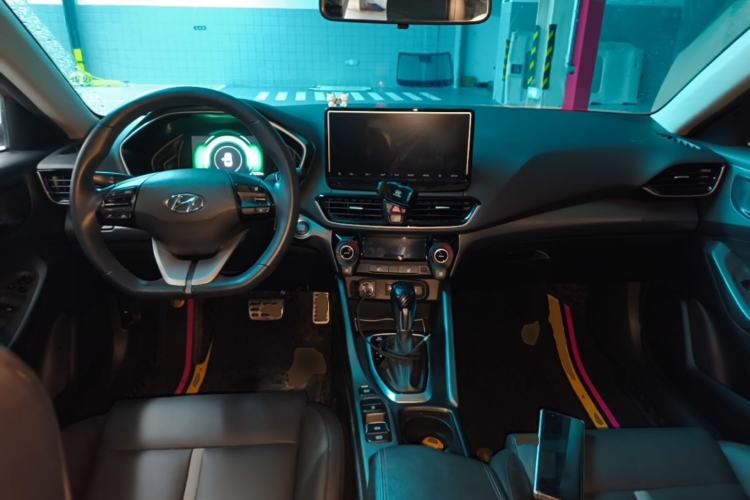 Used Hyundai Lafesta 2019 280TGDi Smart Speed Version China V Standard Center Console