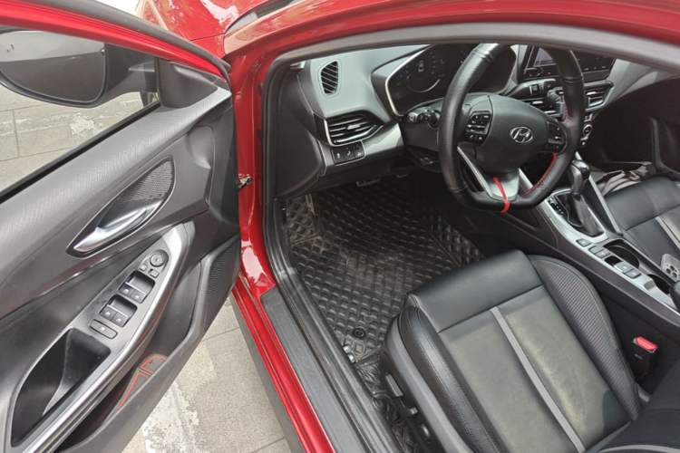 Used Hyundai Lafesta 2019 280TGDi Smart Speed Version China VI Standard Driver Seat