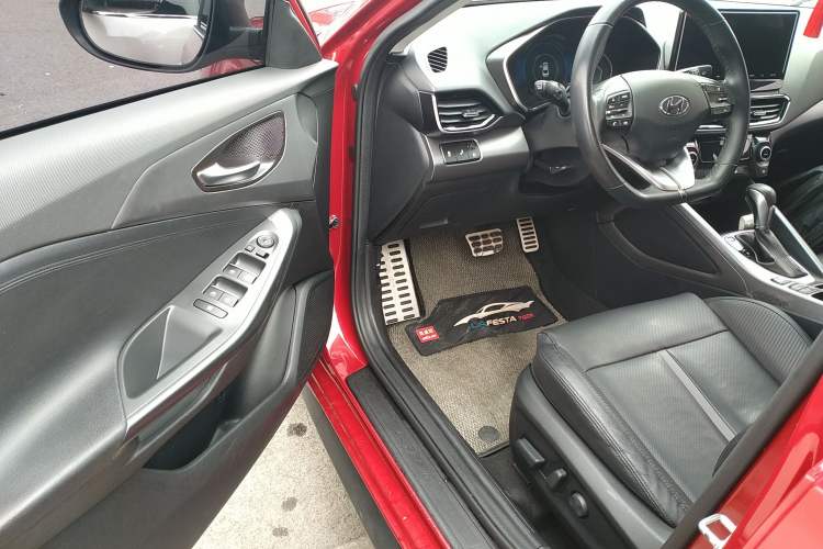 Used Hyundai Lafesta 2019 280TGDi Smart Speed Version China VI Standard Driver Seat