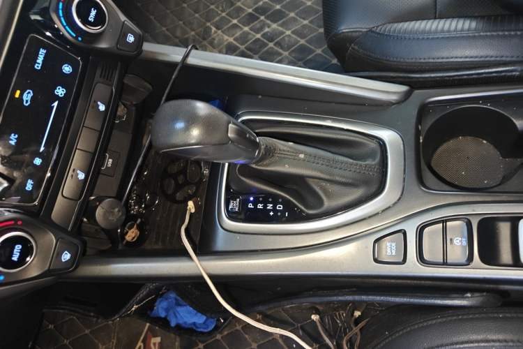 Used Hyundai Lafesta 2019 280TGDi Smart Speed Version China VI Standard Gear Lever