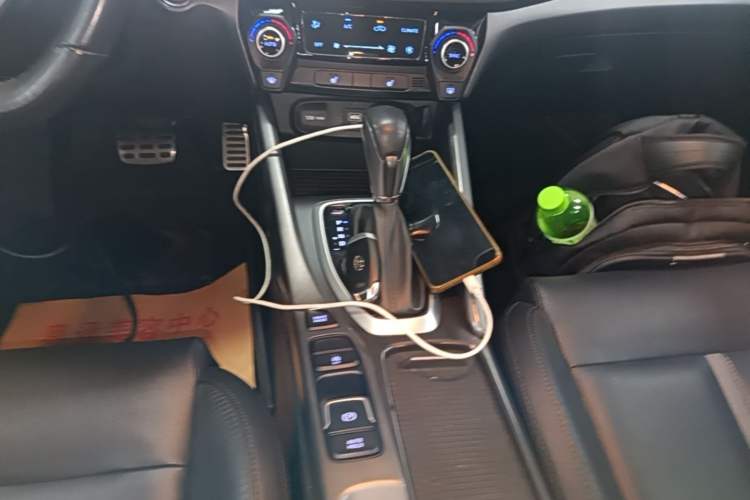 Used Hyundai Lafesta 2019 280TGDi Smart Speed Version China V Standard Gear Lever