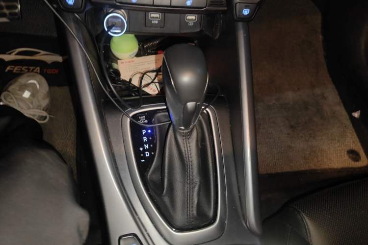 Used Hyundai Lafesta 2019 280TGDi Smart Speed Version China V Standard Gear Lever
