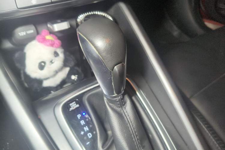 Used Hyundai Lafesta 2019 280TGDi Smart Speed Version China VI Standard Gear Lever