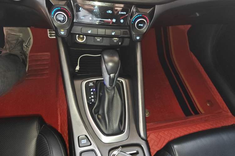 Used Hyundai Lafesta 2019 280TGDi Smart Speed Version China V Standard Gear Lever