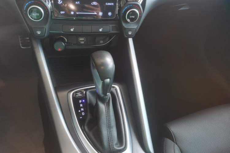 Used Hyundai Lafesta 2019 280TGDi Smart Speed Version China VI Standard Gear Lever