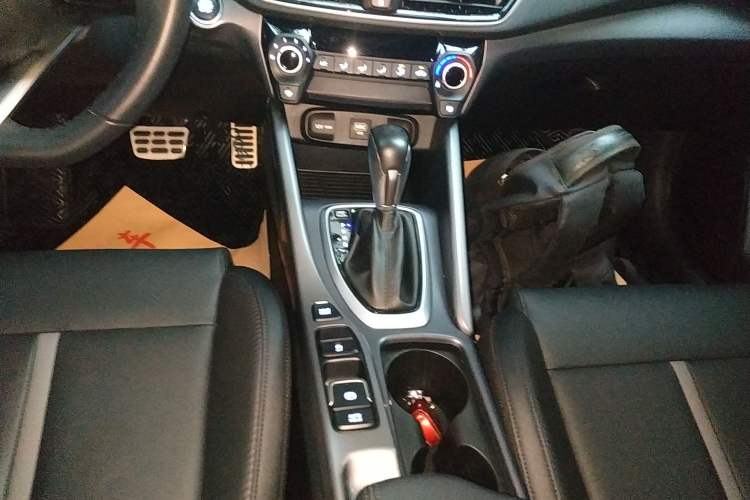 Used Hyundai Lafesta 2019 280TGDi Sport Edition China VI Gear Lever
