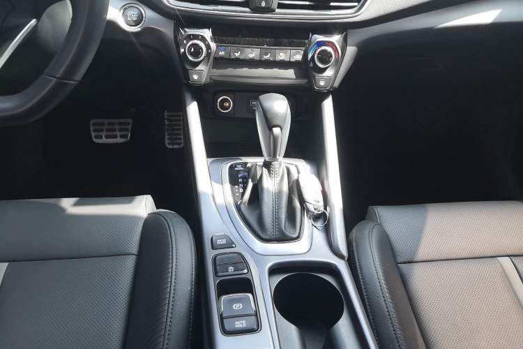 Used Hyundai Lafesta 2019 280TGDi Sport Edition China VI Gear Lever