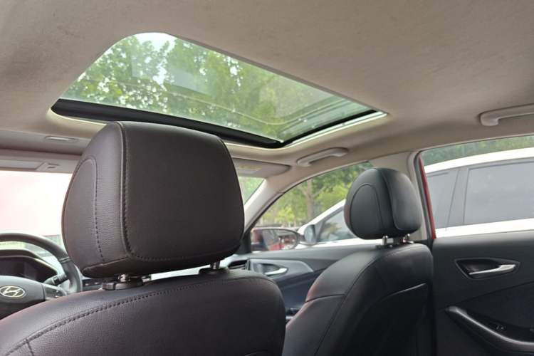 Used Hyundai Lafesta 2019 280TGDi Smart Speed Version China VI Standard Headliner