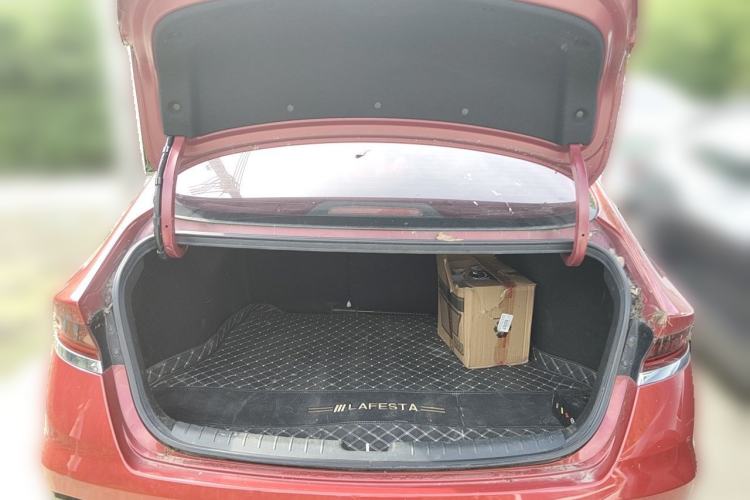 Used Hyundai Lafesta 2019 280TGDi Smart Speed Version China VI Standard Trunk