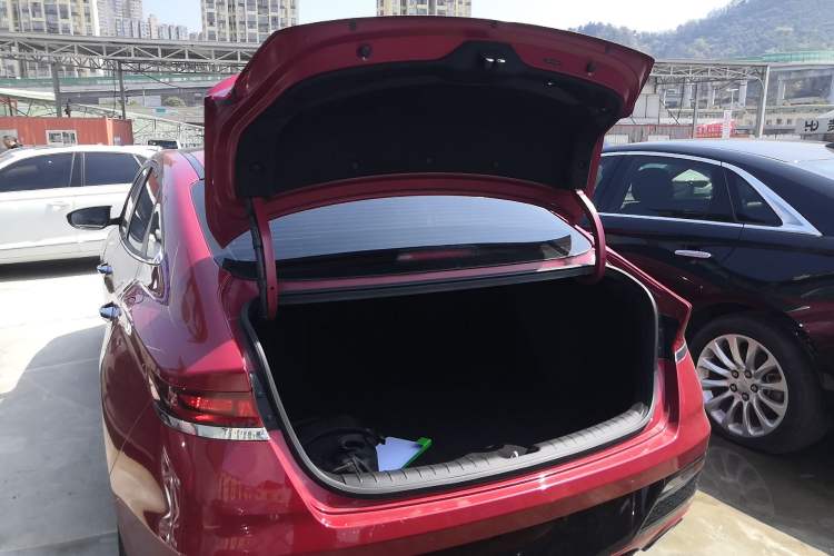 Used Hyundai Lafesta 2019 280TGDi Sport Edition China VI Trunk
